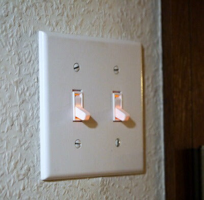 片切スイッチ・ライト付(オレンジ色) ホワイト アメリカンスイッチ PSEマーク取得品